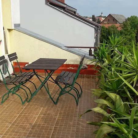 Attila Apartmanhaz 아파트 *